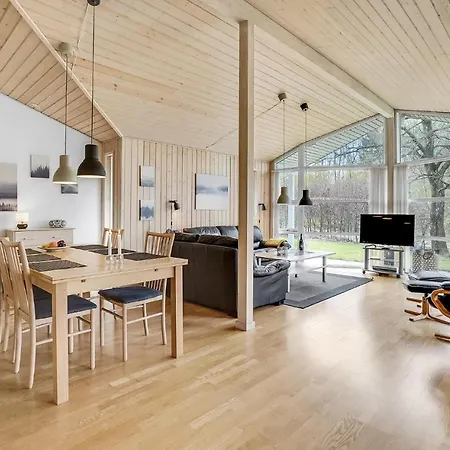 度假居 In With Sauna *