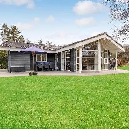 度假居 In With Sauna *