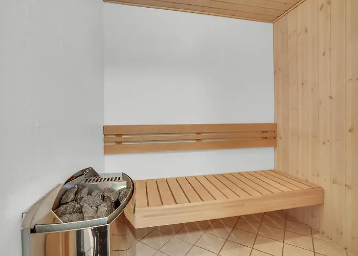 In With Sauna *